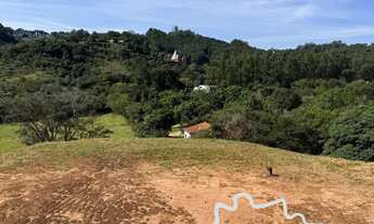 Imagem 4: TERRENO 785 M² COM LINDA VISTA PARA O CASTELO DA VILA MEDIEVAL EM SÃO JOSÉ DOS CAMPOS!