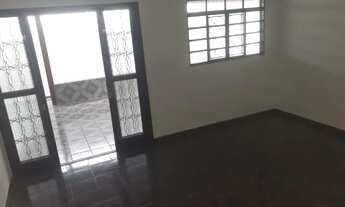 Imagem 3: Alugo Casa grande - ótima localização