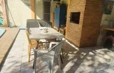 Imagem 7: Casa em Porto Alegre, no bairro Nonoai, com 3 dormitório(s), e 3 banheiros, à venda