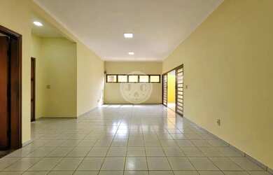 Imagem 2: Casa térrea com 4 Quartos para Alugar, 220m² - Lagoinha