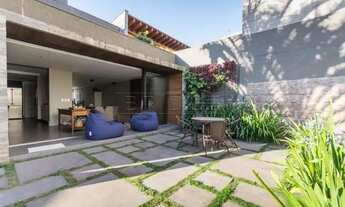 Imagem 5: Casa de 3 suites e 6 vagas de garagem !!!