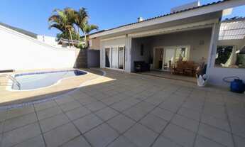 Imagem 2: Lindo Sobrado em condomínio fechado com Piscina ao lado da Pedra Grande para Veda e Locaçã