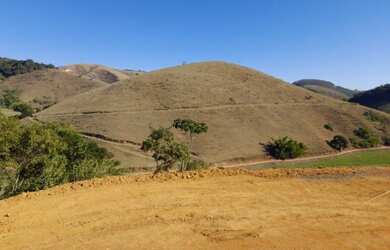 Imagem 2: Terreno com vista belíssima e platô - Próximo a Secretário - RJ