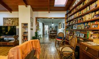 Imagem 5: Casa 03 dormitórios, com suíte, 02 vagas, pátio e piscina no bairro Menino Deus em Porto