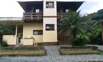 Imagem: Excelente sobrado em madeira pré-fabricada