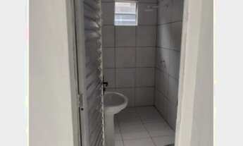 Imagem 2: Kit net pequeno Quarto com aluguel por R$650 /mês