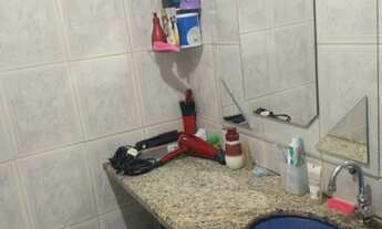 Imagem 3: Casa térreo + casa segundo pavto + 2 lojas na frente