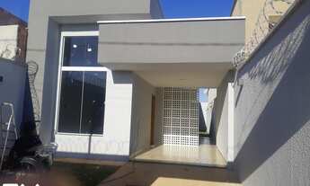 Imagem 3: Casa Moderna com Inspiração Parisiense em Senador Canedo