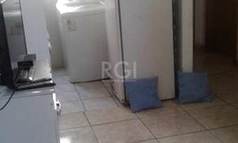 Imagem 6: Apartamento com 2 dormitórios, 1 vaga. Condomínio com piscina, portaria 24h