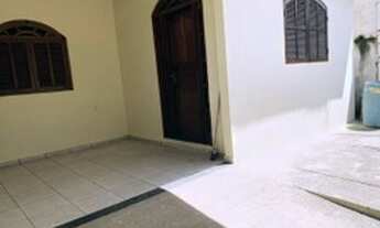 Imagem 3: Casa para venda possui 200 metros quadrados com 3 quartos em Parque Aeroporto - Macaé - RJ