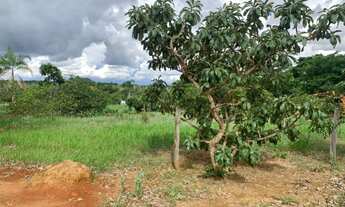 Imagem 4: Chácara Condomínio Vale das Cachoeiras 1750m², Frente 3 Ruas, Plana- Aragoiânia