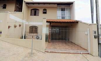 Imagem: Amplo sobrado com piscina no bairro Velha!