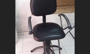 Imagem 2: Cadeira de salão