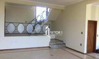 Imagem 2: Casa com 3 quartos para alugar, 180 m² por R$ 3.200/mês - Alto dos Pinheiros - Juiz de For