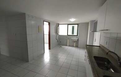 Imagem 5: Apartamento para aluguel possui 234 metros quadrados com 4 quartos em Monteiro - Recife