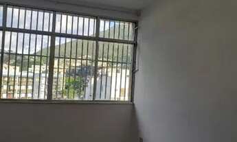 Imagem 3: Alto - 2 quartos (suíte), vaga e piscina aquecida