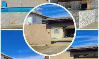 Imagem: Vende-se está casa com piscina