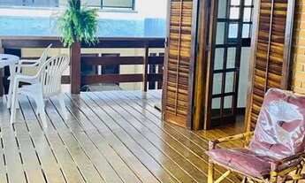 Imagem 2: Casa e chalés frente à praia em Maranduba