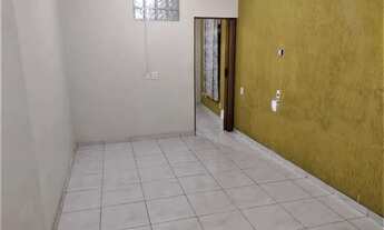 Imagem 5: Localização Incontestável! Casa Linear, junto a comércio e condução, possibilidade de faze