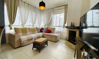 Imagem: Dois dormitórios com suíte e lareira no