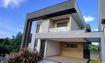 Imagem 5: Residência de Luxo em Condomínio na Vila Pagano, Valinhos-SP: 3 Quartos, 3 Suítes, 2 Salas