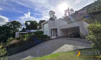 Imagem: Casa nova, moderna, pronta para entrar e