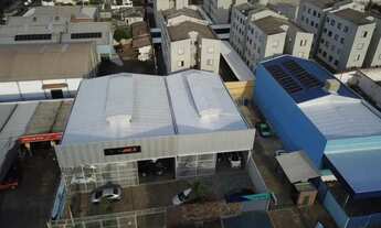 Imagem: BARRACAO na Av. Duque de Caxias