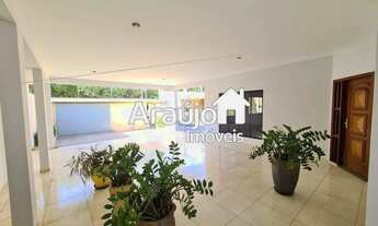 Imagem 2: Casa de 4 Quartos na ARSE 92 (906 Sul) Em Frente à Praça