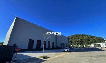 Imagem 2: Galpão com aproximadamente 883,85m² para locação em Navegantes I Cadore Imóveis