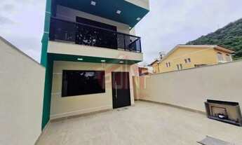 Imagem 2: Casa Moderna em São Francisco com 3 Suítes e Spa Privativo