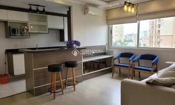 Imagem 2: Imóvel para venda possui 65 metros quadrados com 2 quartos em Vila Ipiranga - Porto Alegre