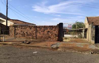 Imagem 2: Casa com terreno 13x35