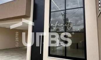 Imagem 3: Casa à venda no Setor Garavelo 3 suítes, área gourmet e piscina aquecida, próxima ao Jard