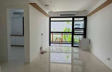 Imagem 2: EXCELENTE 2 QTS COM 1 SUÍTE REFORMADO, PORTARIA 24H. 2VGS GARAGEM