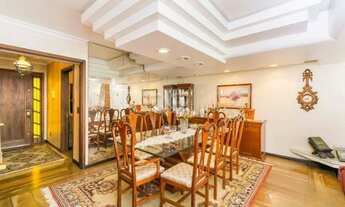 Imagem 3: Casa de 333m² com 4 dormitórios, pátio com piscina, espaço gourmet com churrasqueira e 4 v