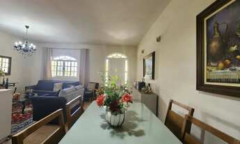 Imagem 6: Casa com 06 quartos, sendo 03 suítes e quintal no Quintas da Avenida