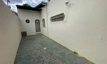 Imagem 7: Casa de lote inteiro com ótimo quintal no bairro Universitário