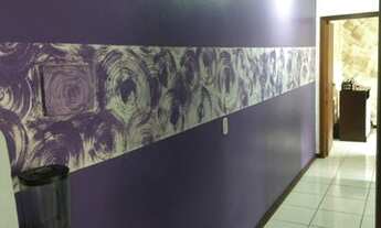 Imagem 4: Apartamento no terreo, 2 quartos, garagem coberta, com grades, sacada com churrasqueira