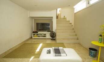 Imagem 6: Lindissima casa com (750m²) e 438m² de área construída,são 04 suítes com clos