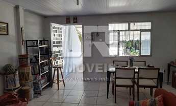 Imagem 3: Casa de 2 pavimentos com 4 quartos à menos de 5 minutos da lagoa *LA-10