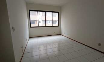 Imagem 2: Apartamento para venda tem 64 metros quadrados com 2 quartos em Tijuca - Rio de Janeiro