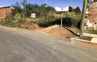 Imagem 3: Terreno para construção