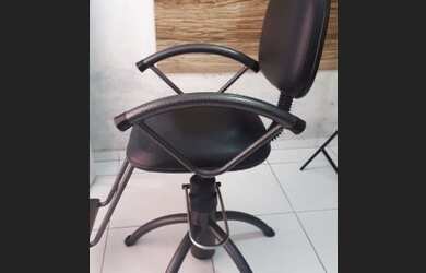 Imagem 4: Cadeira de salão