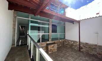 Imagem 2: Casa com 3 dormitórios à venda em Belo Horizonte