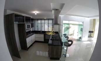 Imagem 2: CAMBORIú - Casa Padrão - Centro