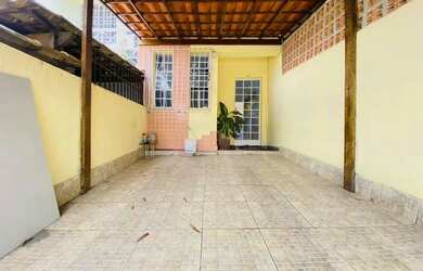 Imagem 2: Casa para venda possui 85 metros quadrados com 2 quartos em Santa Mônica - Belo Horizonte
