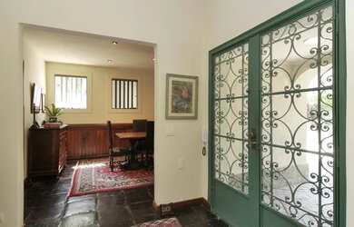 Imagem 4: Sobrado para venda tem 350 metros quadrados com 3 quartos em Pacaembu - São Paulo - SP