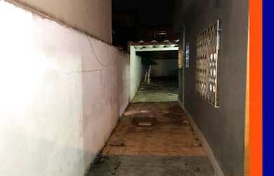 Imagem 2: Casa para Venda em Belford Roxo, Areia Branca, 1 dormitório, 1 banheiro, 2 vagas