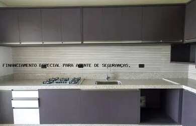 Imagem 6: Casa Alto Padrão para Venda em Maringá, JARDIM ALVORADA, 3 dormitórios, 1 suíte, 2 banhei