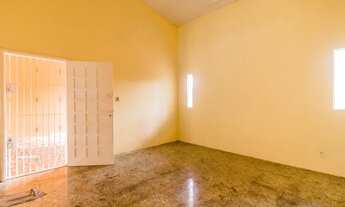 Imagem 6: Bonita e Ampla Casa de 2 Pavimentos com Piscina no Cj Tapajós 800m² 4 Quartos 2 Vg